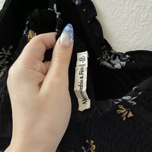 Mini smocked dress - Picture 5 of 10